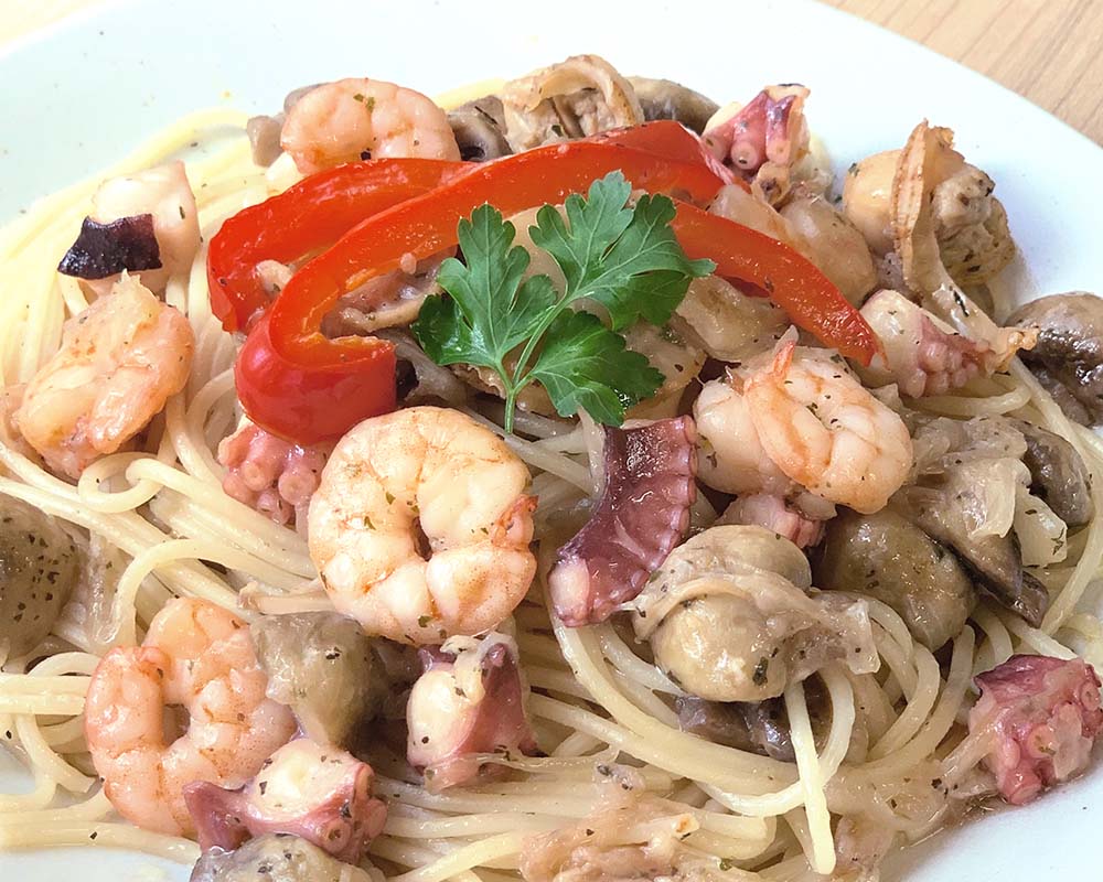 魚介の旨みが濃縮! アヒージョパスタ